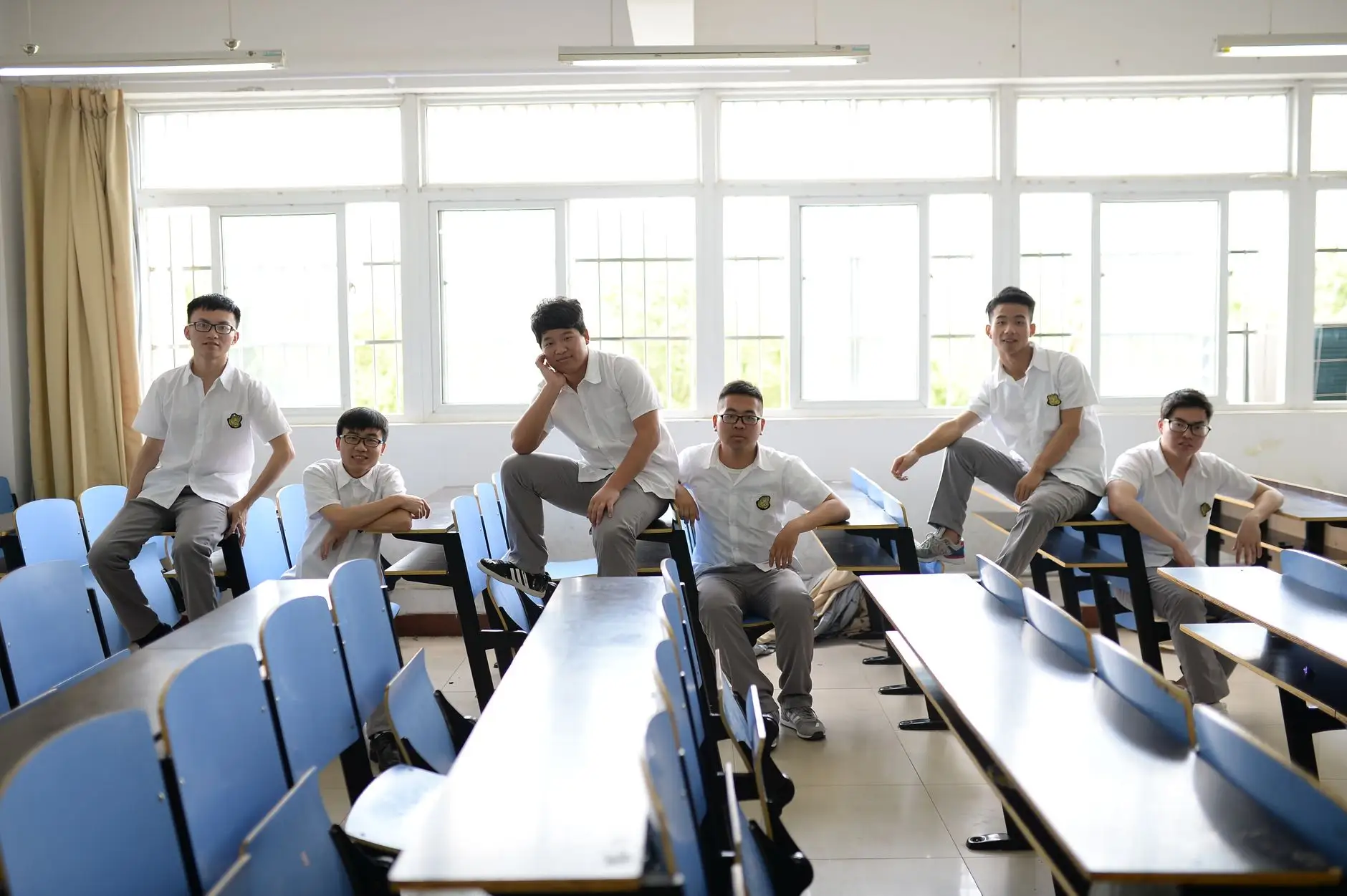 2025年成都学历提升政策调整要点及成人教育报考策略分析封面图