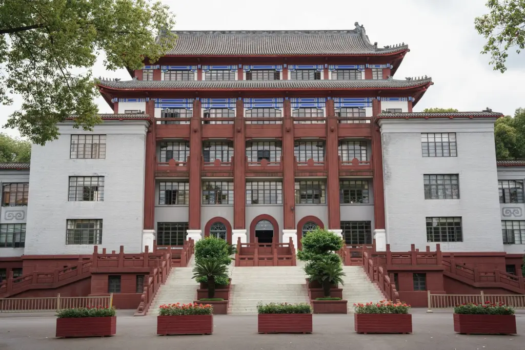 2025年成都学历提升政策调整解读与报考策略分析正文配图 1